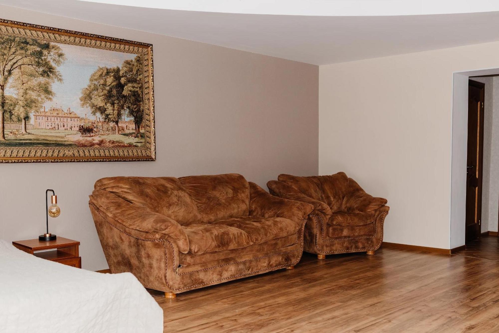 Golden Park Apartment *