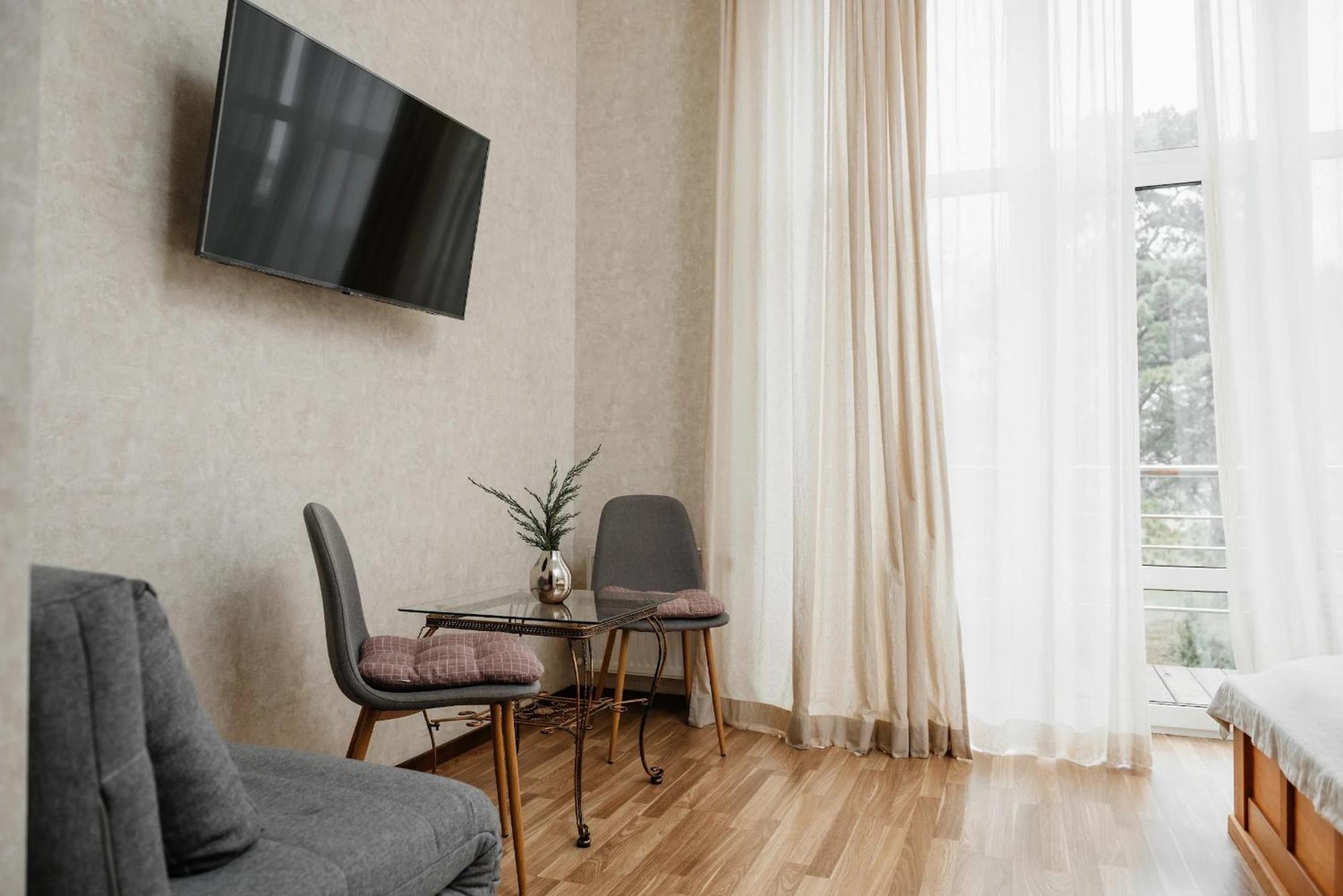 Golden Park Apartment *